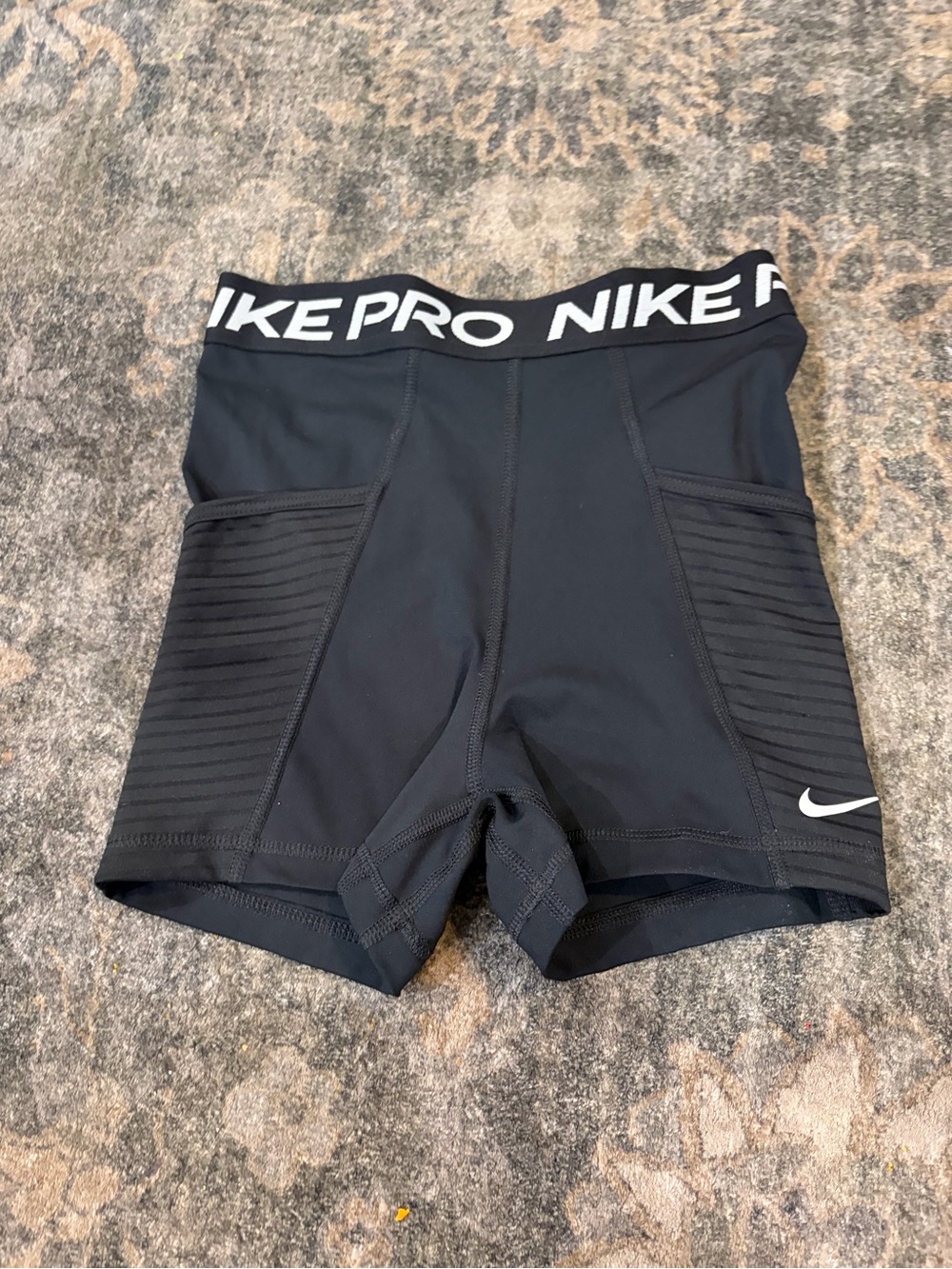 Nike Pro Black Women's Athletic Compression Shorts - Picture 1 of 3